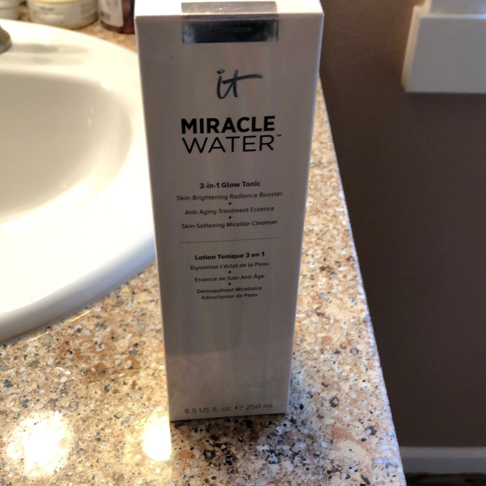 Unused IT cosmetics micellar water toner